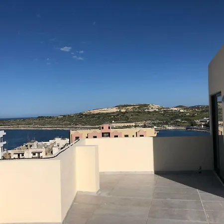 2 Bedroom Penthouse With Sea Views- Qawra Apartment *