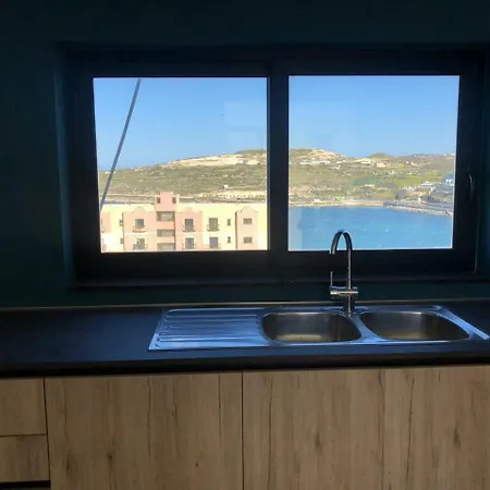 2 Bedroom Penthouse With Sea Views- Qawra Apartment *